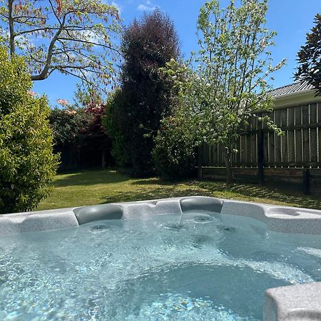 Dream Home In Central Of Rotorua With Spa Pool Екстер'єр фото